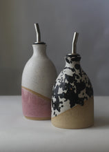 Load image into Gallery viewer, Speckled Oil Cruet