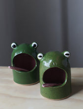 Load image into Gallery viewer, Frog Salt Cellar
